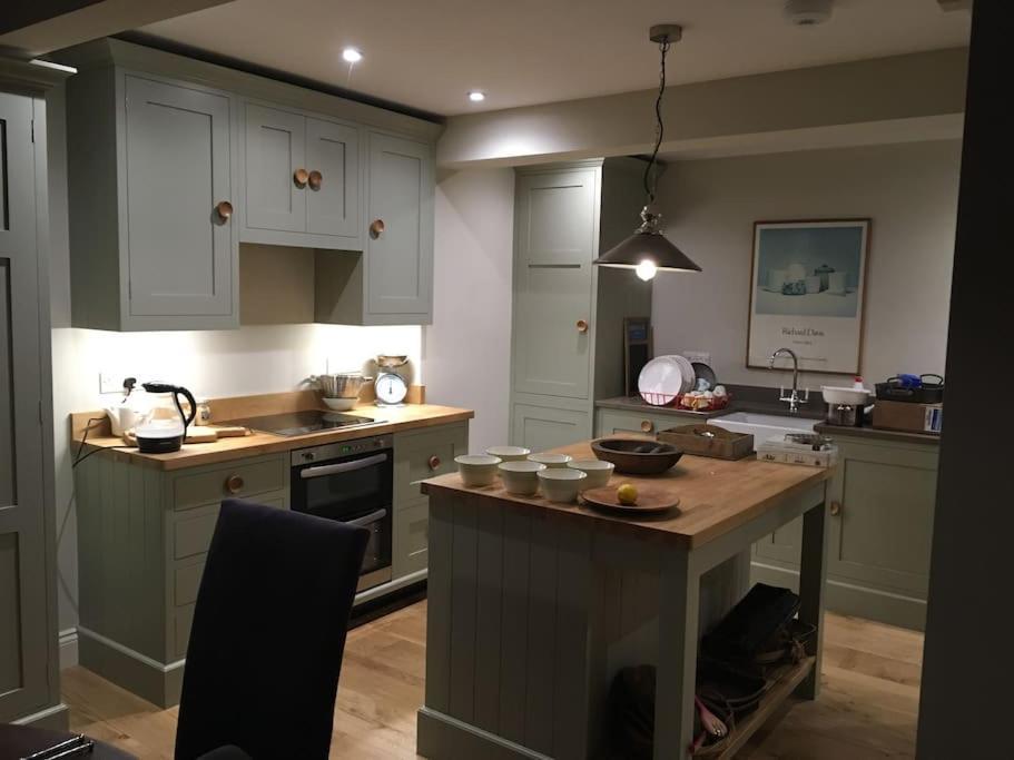 St Anthony'S, Bright Perkily Decorated 3 Bedroom House Ampleforth Bagian luar foto