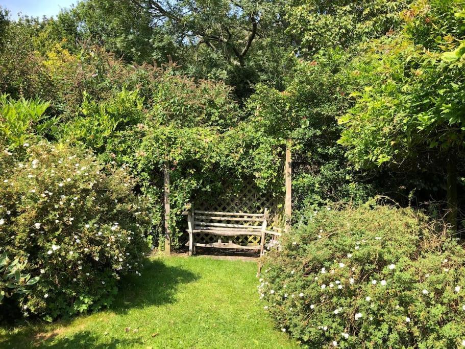 St Anthony'S, Bright Perkily Decorated 3 Bedroom House Ampleforth Bagian luar foto
