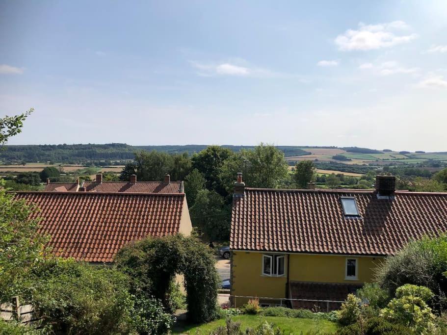 St Anthony'S, Bright Perkily Decorated 3 Bedroom House Ampleforth Bagian luar foto