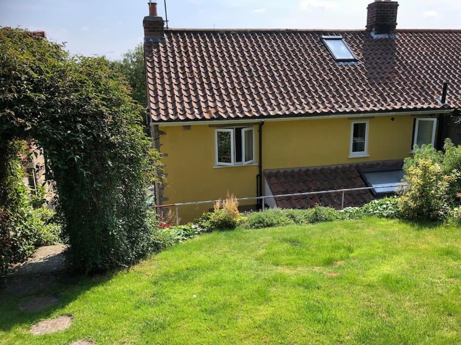 St Anthony'S, Bright Perkily Decorated 3 Bedroom House Ampleforth Bagian luar foto